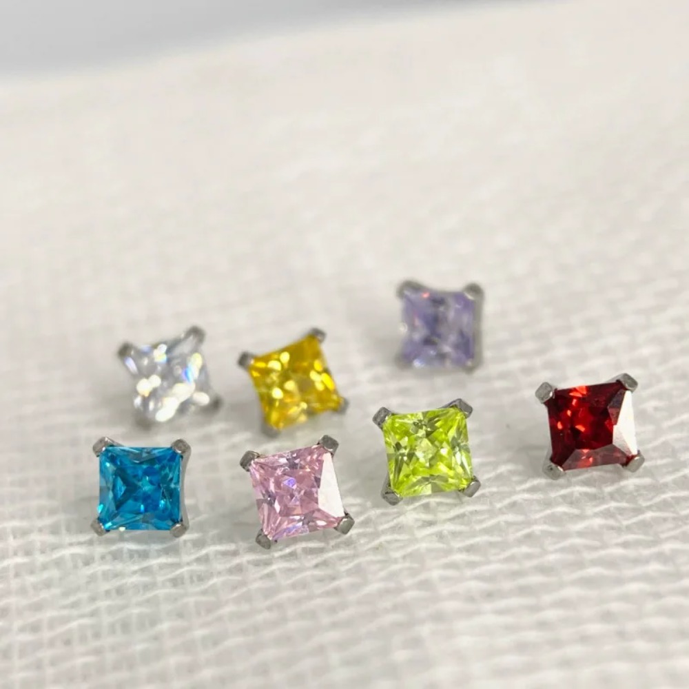 Piercings de titânio ASTM F136 - Body Jewelry Internally Threaded avaliação e preço